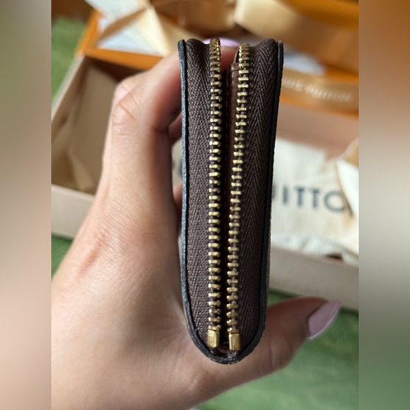 🤎 Louis Vuitton Monogram Zippy Coin Wallet 🤎 - Picture 14 of 15